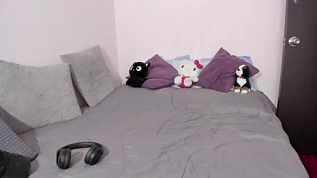 Snapshot of Room312_ chatting on 06-05-26, 04:45 Room312 online show from 06-05-26, 04:45
