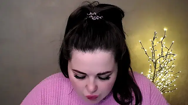 Emily Mo online show from 11-18-25, 06:29