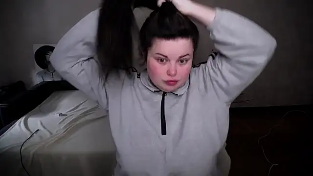 Emily Mo online show from 04-22-26, 06:16