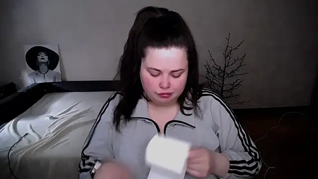 Emily Mo online show from 04-23-26, 06:03