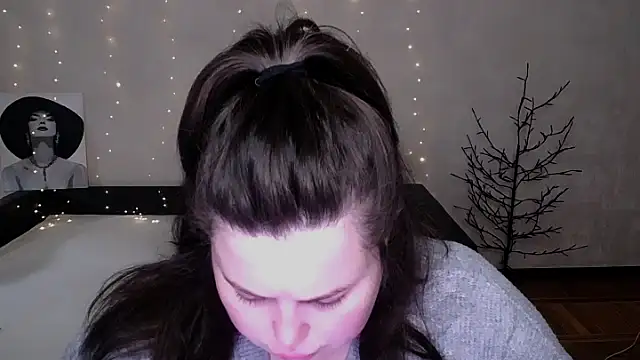 Emily Mo online show from 04-24-26, 06:16