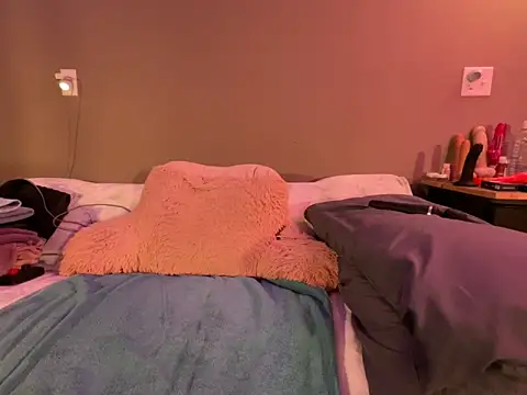 1Lustfully yours online show from 04-14-26, 03:07