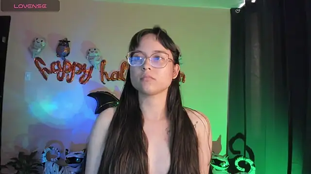 Snapshot of shantalc3rezo chatting on 10-25-25, 09:42 shantalc3rezo online show from 10-25-25, 09:42