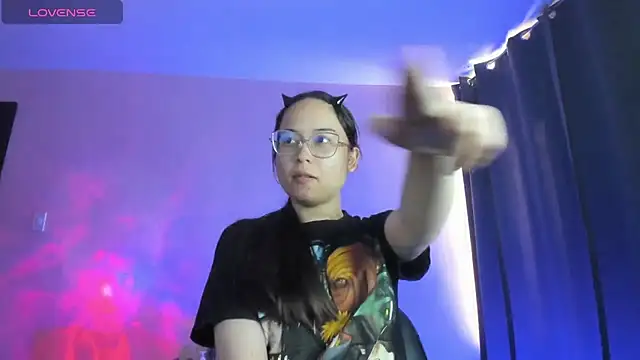 Snapshot of shantalc3rezo chatting on 11-03-25, 08:43 shantalc3rezo online show from 11-03-25, 08:43