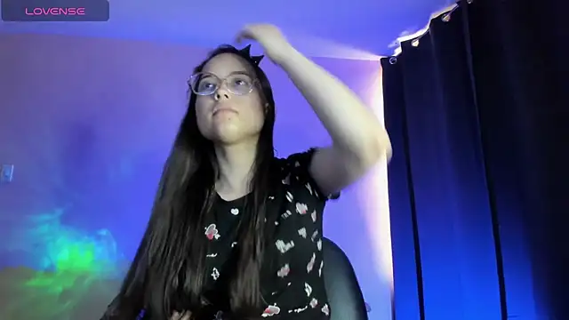 Snapshot of shantalc3rezo chatting on 11-06-25, 08:32 shantalc3rezo online show from 11-06-25, 08:32