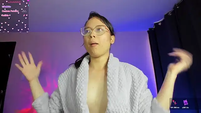 Snapshot of shantalc3rezo chatting on 11-09-25, 10:19 shantalc3rezo online show from 11-09-25, 10:19