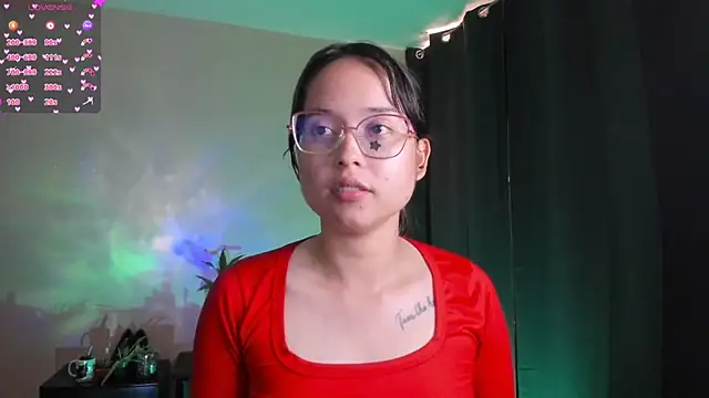 Snapshot of shantalc3rezo chatting on 12-15-25, 08:13 shantalc3rezo online show from 12-15-25, 08:13