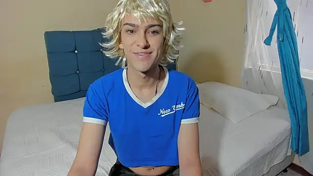 Snapshot of sweet1Girl chatting on 10-25-25, 12:02 sweet1Girl online show from 10-25-25, 12:02