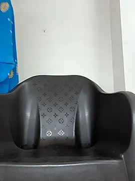  surbhi  online show from 12-23-25, 04:10