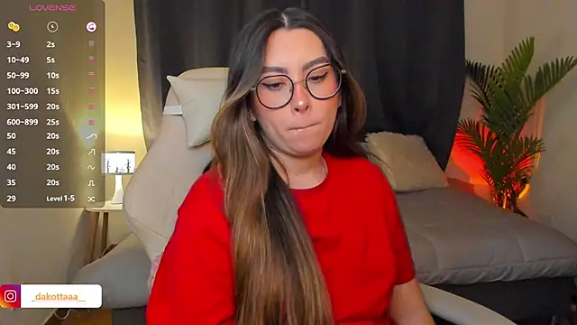 dakottaa  online show from 04-08-26, 11:37