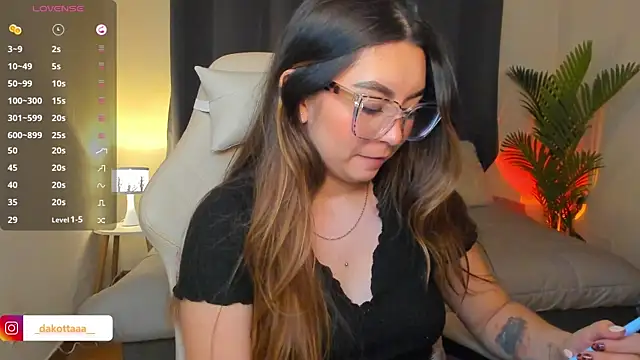 dakottaa  online show from 04-13-26, 11:32