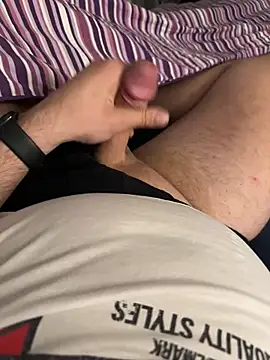 Snapshot of Adis1984Ger chatting on 12-11-24, 10:49 Adis1984Ger online show from 12-11-24, 10:49