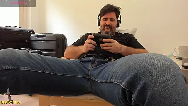 Maxi TheBigDaddy online show from 01-28-25, 01:59