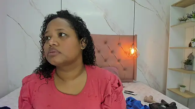 Snapshot of Belle_Brunette chatting on 05-12-26, 12:02 Belle Brunette online show from 05-12-26, 12:02
