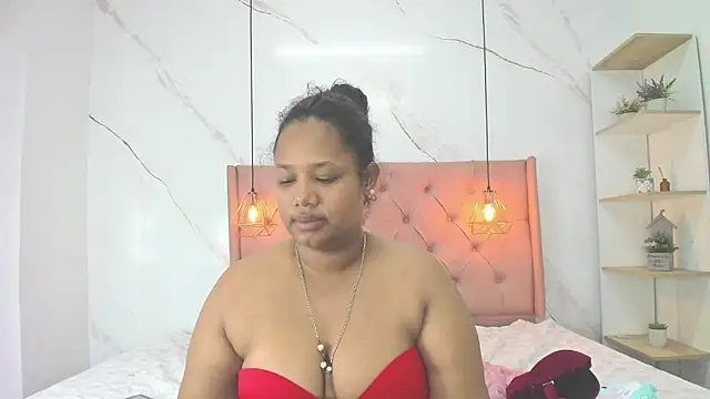 Snapshot of Belle_Brunette chatting on 07-25-26, 12:25 Belle Brunette online show from 07-25-26, 12:25