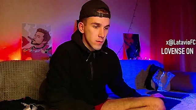 Snapshot of Midnighter_ chatting on 02-09-25, 10:21 Midnighter  online show from 02-09-25, 10:21