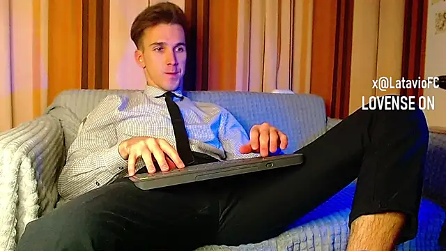 Midnighter  online show from 11-24-25, 09:03