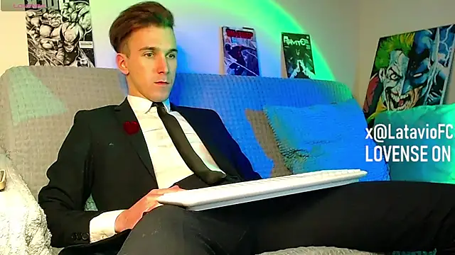 Midnighter  online show from 04-07-26, 08:42