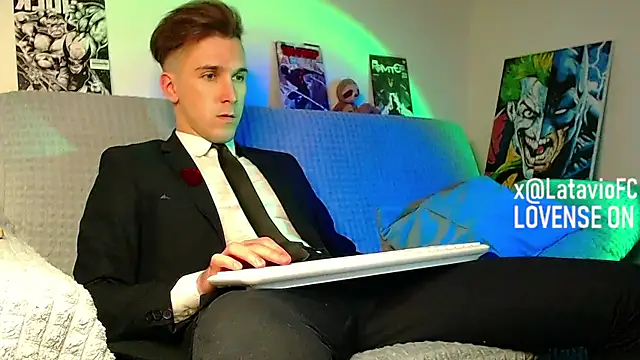 Midnighter  online show from 04-28-26, 06:02