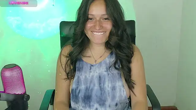 Snapshot of megan_doll2 chatting on 01-08-25, 10:06 megan doll2 online show from 01-08-25, 10:06