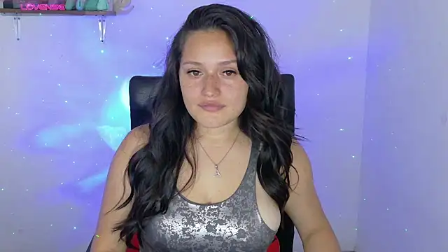 Snapshot of megan_doll2 chatting on 01-19-25, 01:53 megan doll2 online show from 01-19-25, 01:53