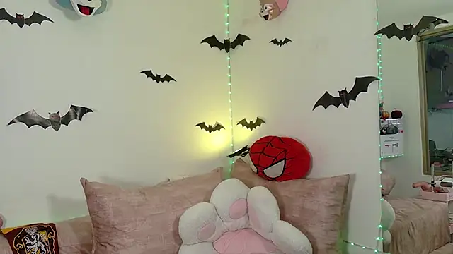 Snapshot of megan_doll2 chatting on 10-31-25, 08:54 megan doll2 online show from 10-31-25, 08:54