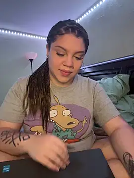 Snapshot of QueenNuttCollector chatting on 12-30-24, 01:58 QueenNuttCollector online show from 12-30-24, 01:58