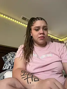 Snapshot of QueenNuttCollector chatting on 01-25-25, 07:07 QueenNuttCollector online show from 01-25-25, 07:07