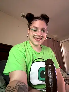 Snapshot of QueenNuttCollector chatting on 11-12-25, 03:34 QueenNuttCollector online show from 11-12-25, 03:34