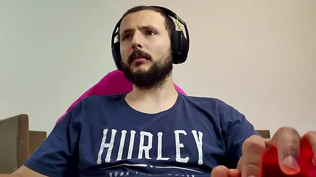 Snapshot of iurytx chatting on 10-31-25, 09:49 iurytx online show from 10-31-25, 09:49