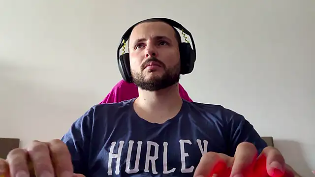 Snapshot of iurytx chatting on 11-13-25, 06:51 iurytx online show from 11-13-25, 06:51