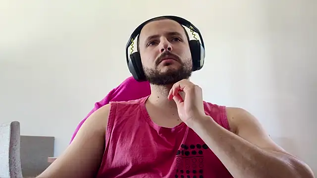 Snapshot of iurytx chatting on 11-19-25, 03:12 iurytx online show from 11-19-25, 03:12