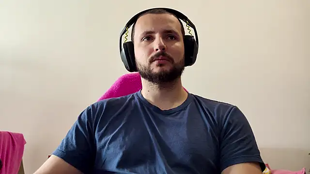 Snapshot of iurytx chatting on 11-23-25, 03:12 iurytx online show from 11-23-25, 03:12