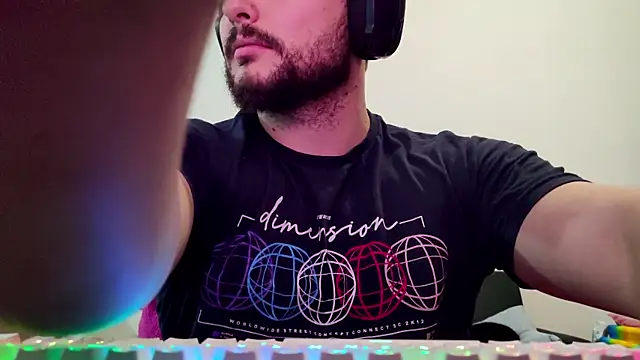 Snapshot of iurytx chatting on 11-26-25, 11:17 iurytx online show from 11-26-25, 11:17