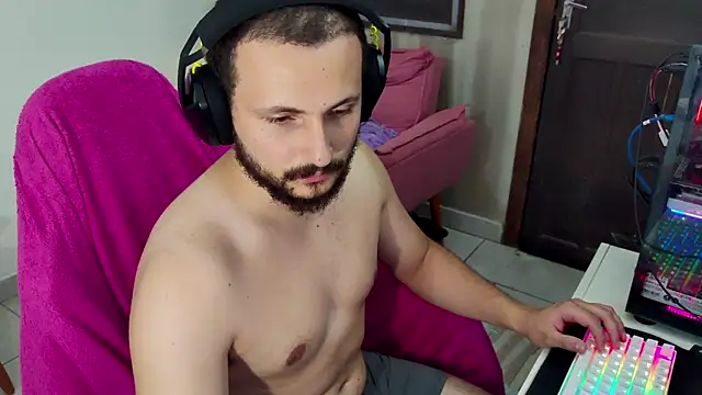 Snapshot of iurytx chatting on 12-15-25, 08:46 iurytx online show from 12-15-25, 08:46