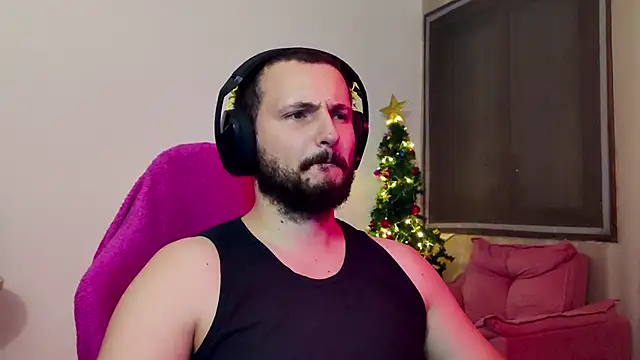 Snapshot of iurytx chatting on 12-22-25, 11:35 iurytx online show from 12-22-25, 11:35