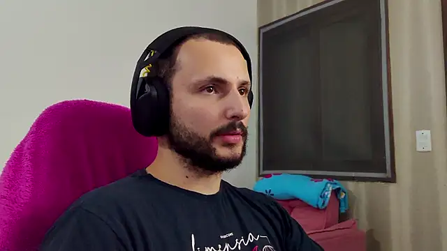 Snapshot of iurytx chatting on 02-04-26, 11:53 iurytx online show from 02-04-26, 11:53