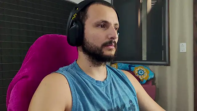 Snapshot of iurytx chatting on 02-18-26, 11:01 iurytx online show from 02-18-26, 11:01