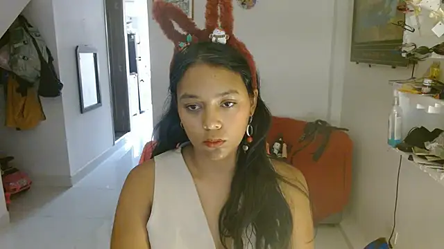 Snapshot of Chiara_petterson chatting on 12-14-25, 06:45 Chiara petterson online show from 12-14-25, 06:45