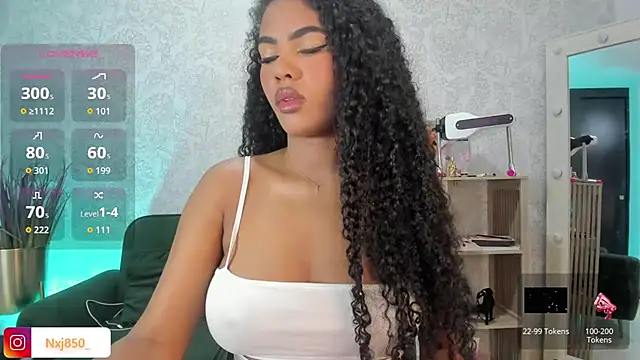 HOTBLACKANDWHITE2 online show from 11-03-25, 02:57