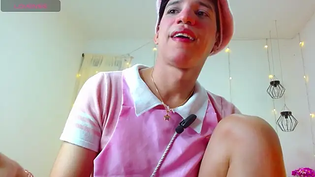 Ariel Femboy  online show from 02-07-25, 12:20