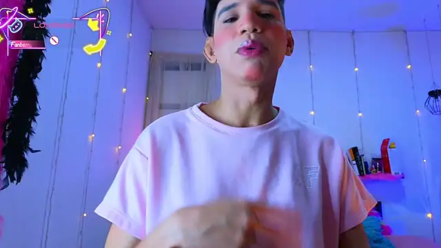 Ariel Femboy  online show from 02-10-26, 04:38