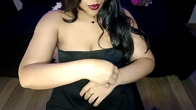 Snapshot of Lucy_kanne chatting on 12-22-24, 06:06 Lucy kanne online show from 12-22-24, 06:06