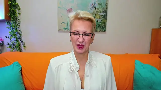 iamyourdream89 online show from 11-16-25, 07:47