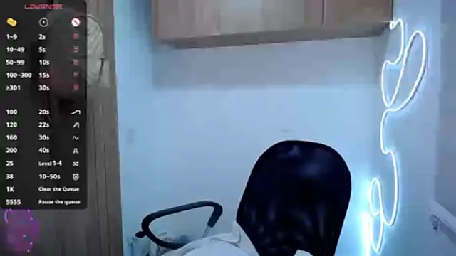 Snapshot of Danna_Ross_ chatting on 12-13-25, 09:09 Danna Ross online show from 12-13-25, 09:09