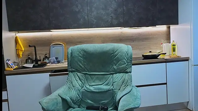 Katniss K online show from 04-11-26, 05:01