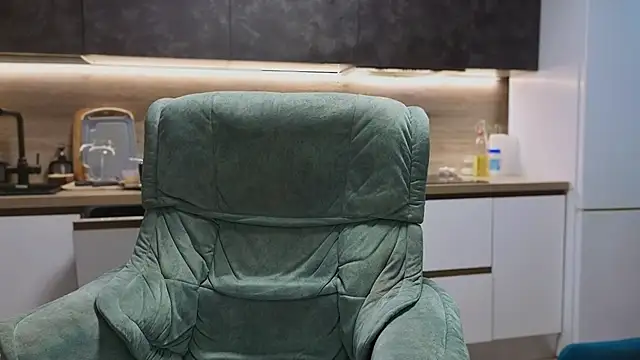 Katniss K online show from 04-27-26, 05:16