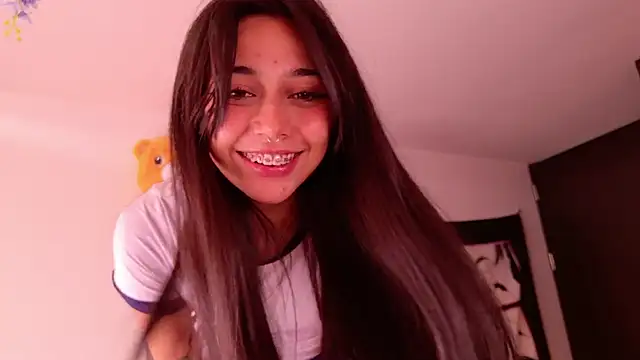 amber yull online show from 06-06-26, 03:39