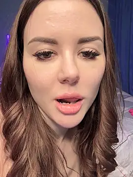 Snapshot of Alina_Vibe_Me chatting on 02-19-25, 02:44 Alina Vibe Me online show from 02-19-25, 02:44