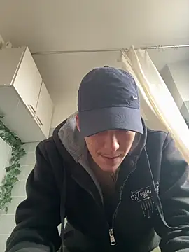 Snapshot of Toyjungee chatting on 12-12-24, 11:18 Toyjungee online show from 12-12-24, 11:18